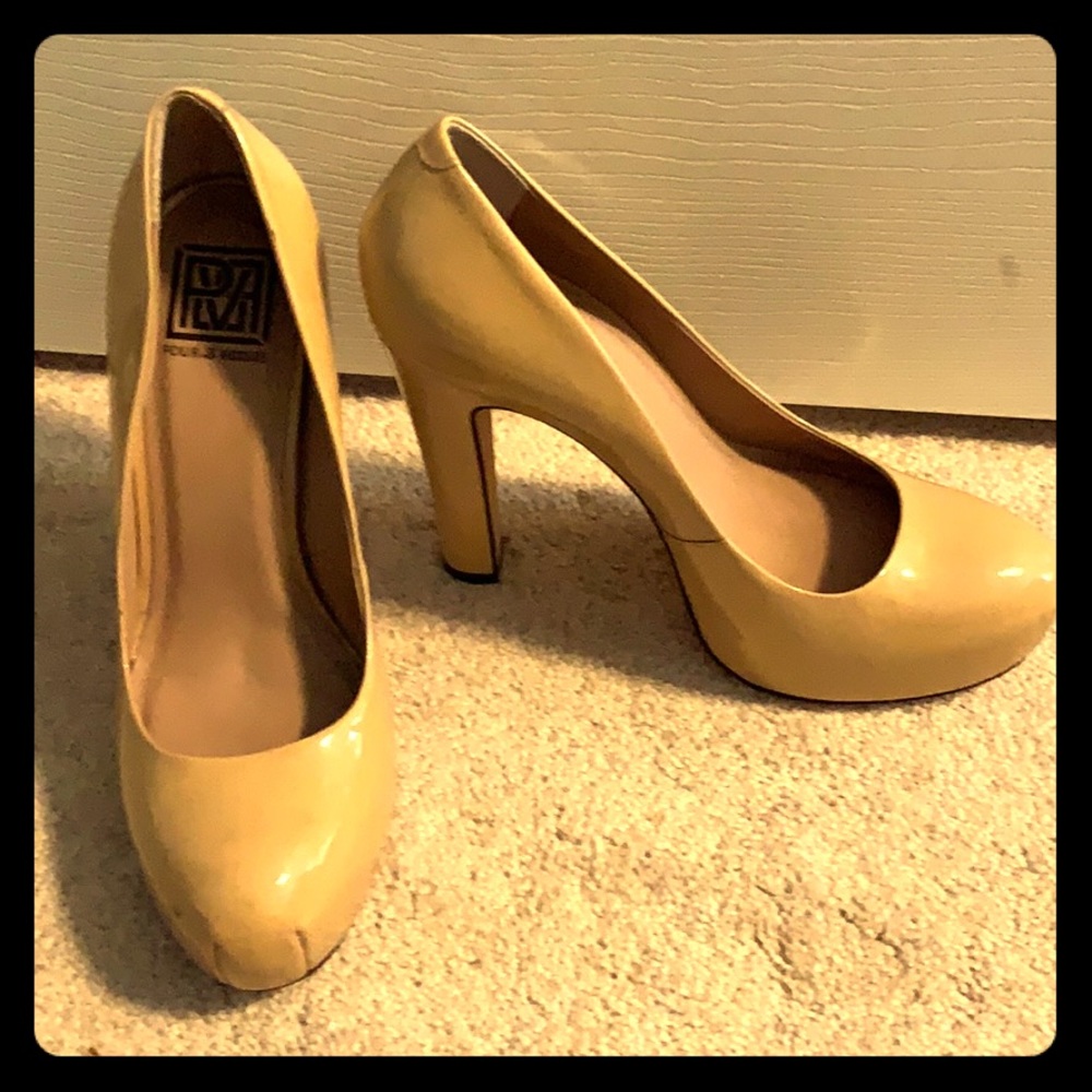 Pour La Victoire Tan Patent Leather Pumps